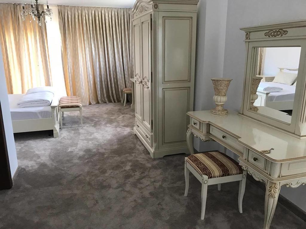 Pensiunea Genesa Dumbravita  Bagian luar foto