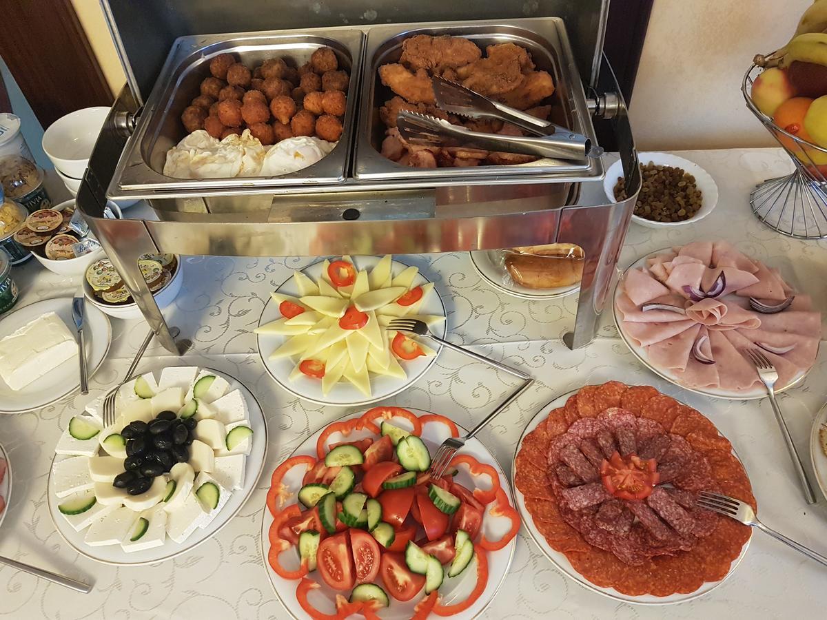 Pensiunea Genesa Dumbravita  Bagian luar foto